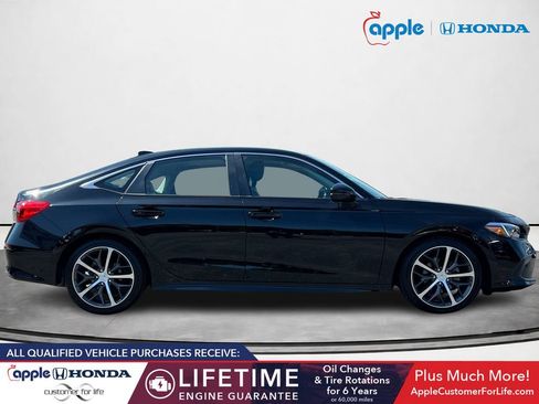 Used 2024 Honda Civic Touring image 2