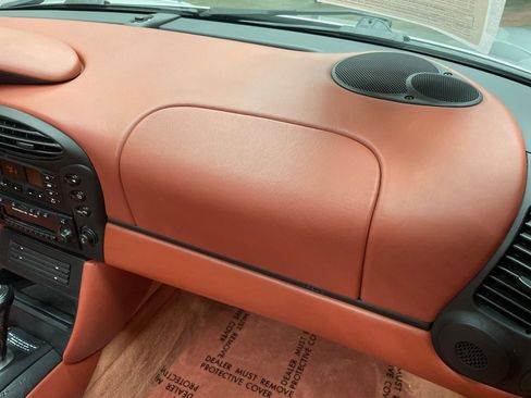 Used 2000 Porsche Boxster image 36