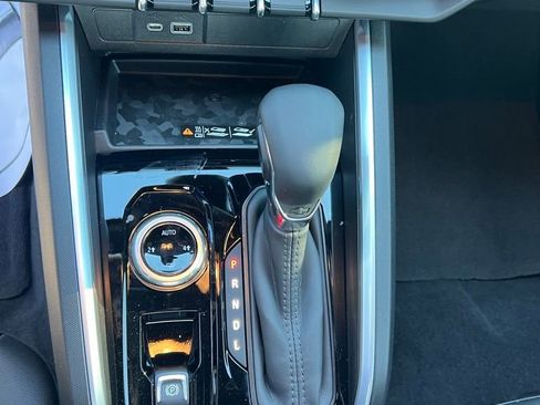 New 2025 Chevrolet Colorado LT w/ LT Convenience Package image 13