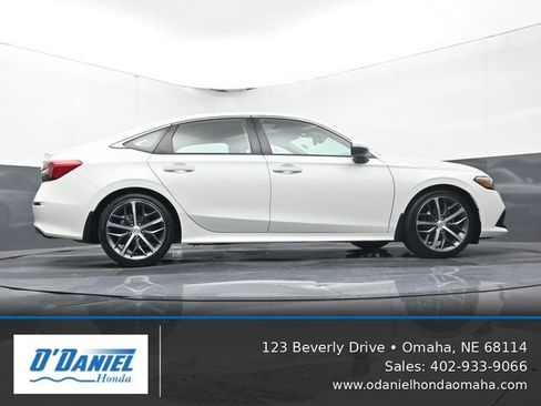 Used 2022 Honda Civic Touring image 13
