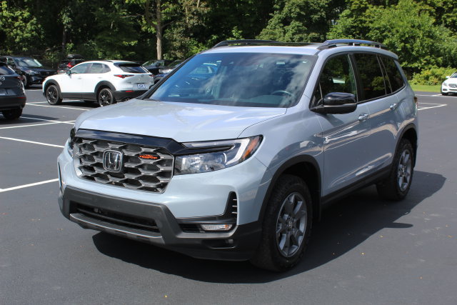 Used 2025 Honda Passport TrailSport image 11