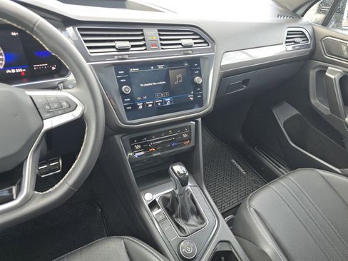 Certified 2023 Volkswagen Tiguan SE R-Line image 22