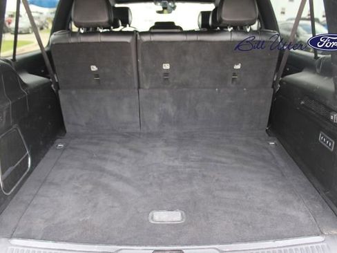 Used 2024 Jeep Wagoneer L Series II RWD image 10