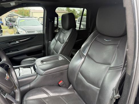 Used 2018 Cadillac Escalade Platinum AWD/4WD image 29