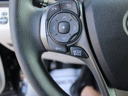 Used 2014 Toyota Venza LE w/ LE Convenience Package FWD image 28