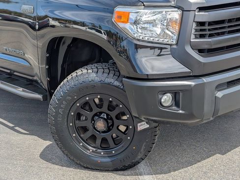 Used 2017 Toyota Tundra SR5 w/ SR5 Upgrade Package AWD/4WD image 10