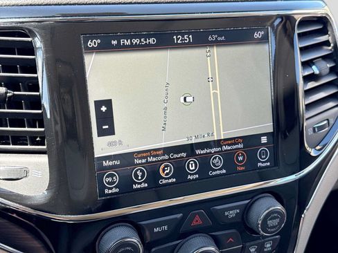 Used 2019 Jeep Grand Cherokee Limited w/ Luxury Group II AWD/4WD image 28
