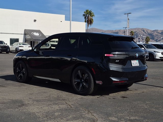 Used 2024 BMW iX xDrive50 w/ Sport Package AWD/4WD image 7