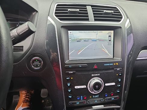 Used 2019 Ford Explorer Sport w/ Equipment Group 401A AWD/4WD image 9