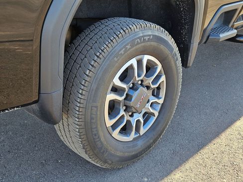 Used 2022 GMC Sierra 3500 SLT image 12