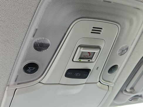 Certified 2022 Toyota Prius LE image 26