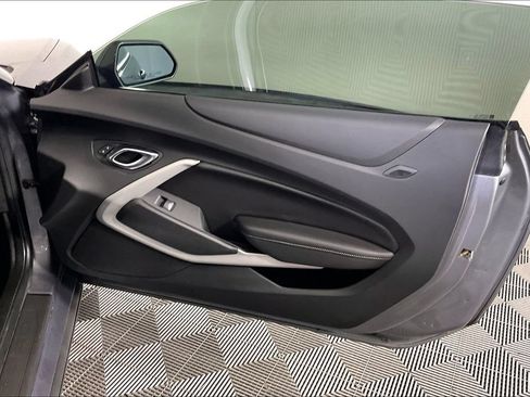 Used 2021 Chevrolet Camaro LT RWD image 18