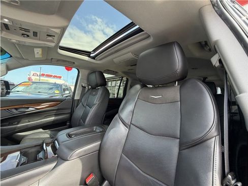 Used 2019 Cadillac Escalade ESV Premium Luxury RWD image 20