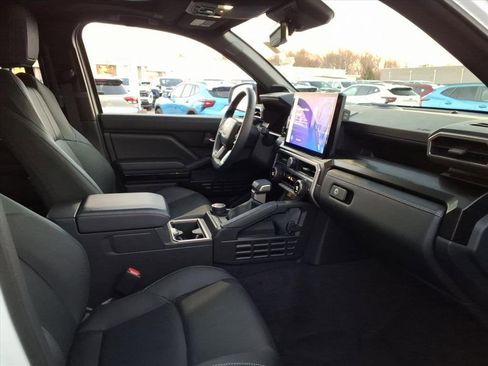 Used 2025 Toyota 4Runner Limited image 23