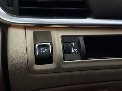 Used 2017 Cadillac XTS Luxury FWD image 40