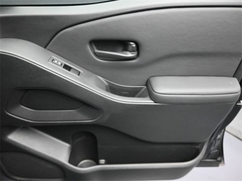 Used 2024 Nissan Frontier S image 29