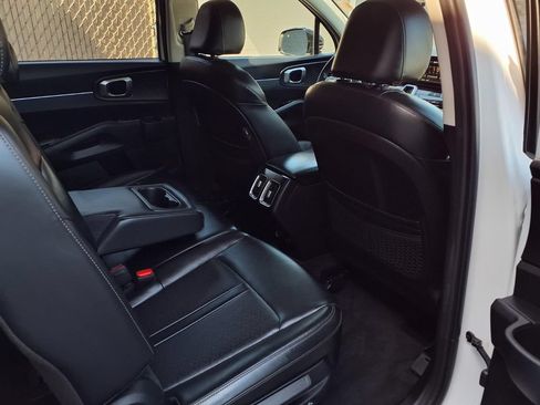 Used 2022 Kia Sorento S w/ Panoramic Sunroof Package FWD image 22