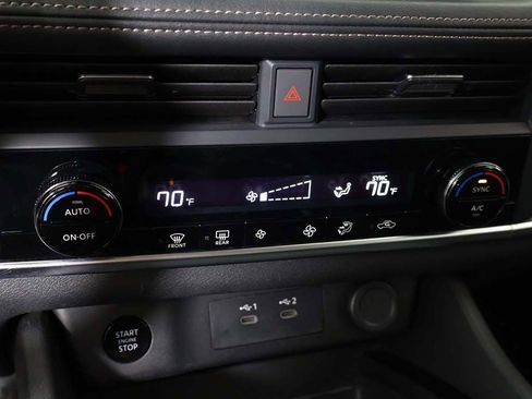 Used 2024 Nissan Rogue SV FWD image 45