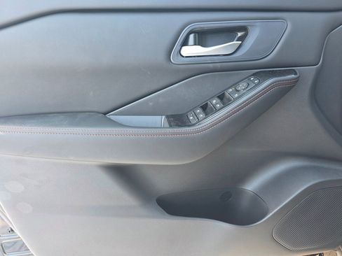 New 2026 Nissan Rogue SV image 27