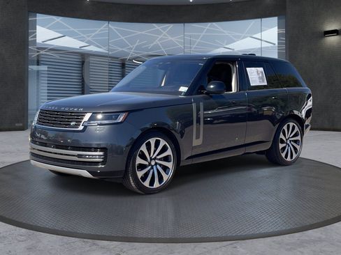Used 2023 Land Rover Range Rover SE AWD/4WD image 2