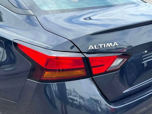 Certified 2022 Nissan Altima 2.5 SV FWD image 10