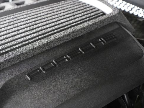 Certified 2026 Porsche Macan AWD/4WD image 27