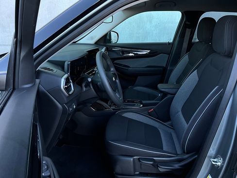 Used 2025 Chevrolet TrailBlazer LT image 10