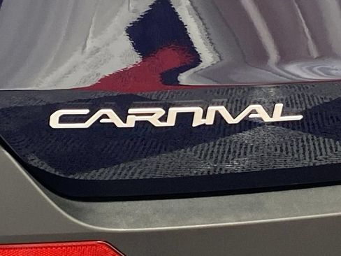 New 2026 Kia Carnival EX FWD image 31