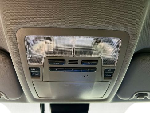 Used 2019 Toyota Highlander XLE image 22