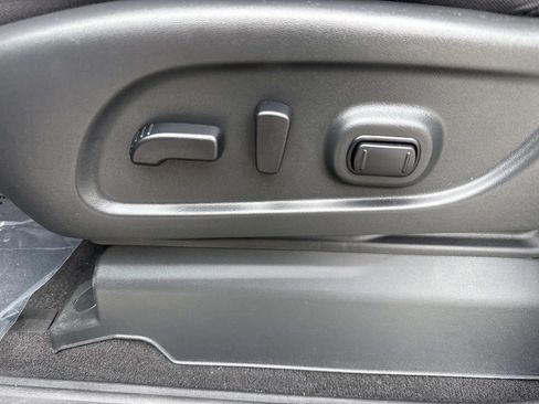 Used 2021 Nissan Titan SV w/ SV Convenience Package RWD image 28