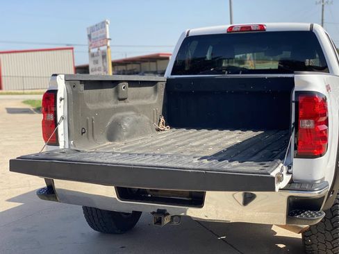 Used 2018 Chevrolet Silverado 1500 LT w/ All Star Edition AWD/4WD image 11