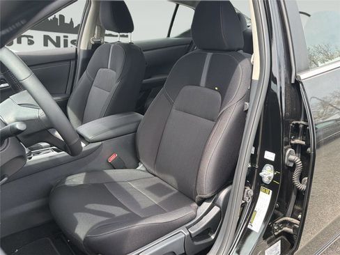 Used 2025 Nissan Sentra SV w/ All-Weather Package FWD image 11