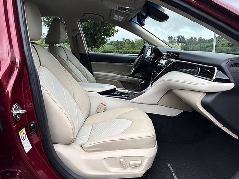 Used 2018 Toyota Camry XLE w/ Audio Package FWD image 20