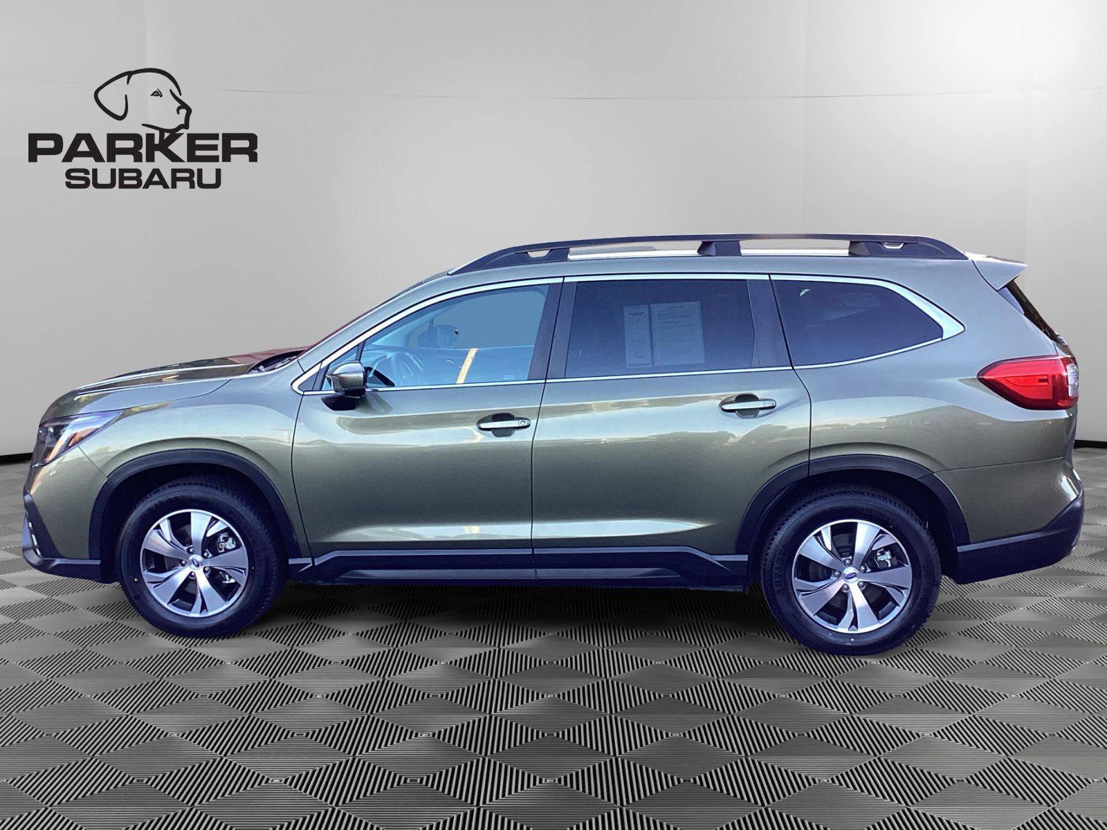 Used 2024 Subaru Ascent Premium AWD/4WD image 2