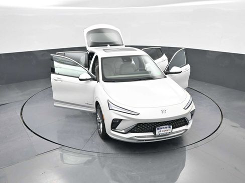 Used 2025 Buick Envista Avenir image 41