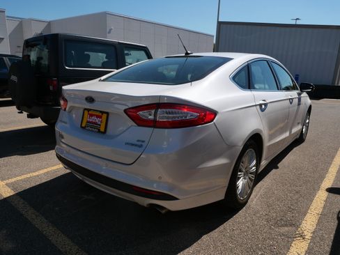 Used 2016 Ford Fusion SE w/ Equipment Group 502A FWD image 7