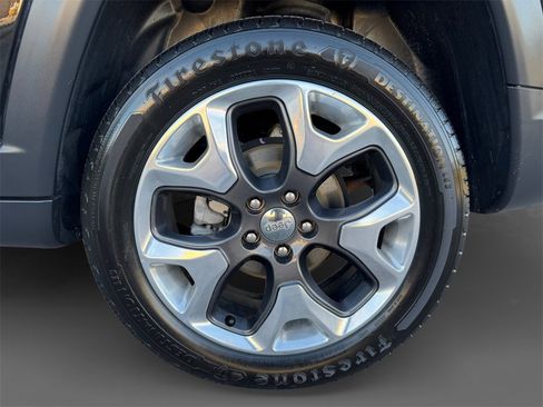 Used 2018 Jeep Compass Limited w/ Navigation Group image 10