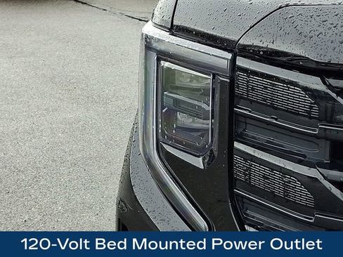 Used 2025 GMC Sierra 1500 Elevation image 13