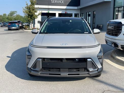 Used 2024 Hyundai Kona Limited FWD image 2