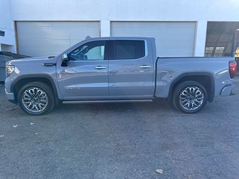 Used 2025 GMC Sierra 1500 Denali Ultimate image 2