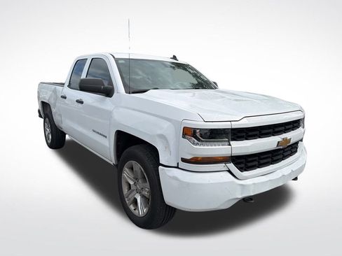Used 2018 Chevrolet Silverado 1500 Custom w/ Custom Convenience Package image 2