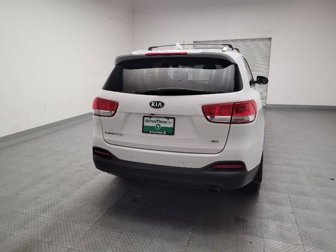 Used 2018 Kia Sorento FWD image 7
