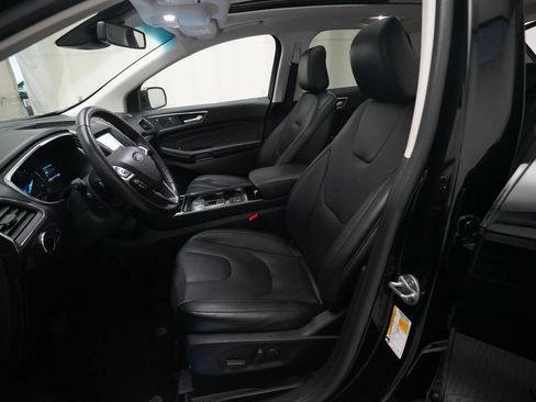 Used 2020 Ford Edge Titanium w/ Equipment Group 301A AWD/4WD image 7