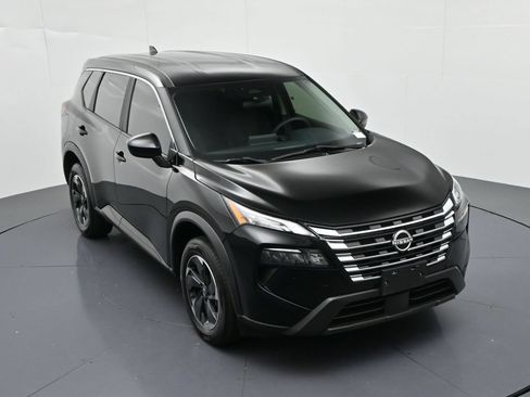 Used 2024 Nissan Rogue SV AWD/4WD image 14