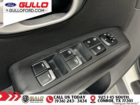 Used 2017 Kia Soul + FWD image 20