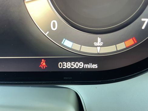 Used 2023 Land Rover Range Rover SE image 25