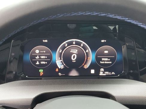 Used 2025 Volkswagen Golf image 11