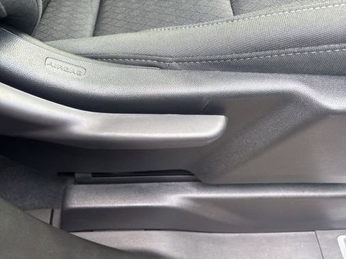 Used 2022 Chevrolet Silverado 1500 LT image 12