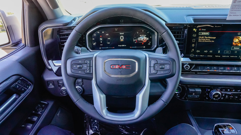 Used 2026 GMC Sierra 1500 SLT w/ SLT Convenience Package AWD/4WD image 21