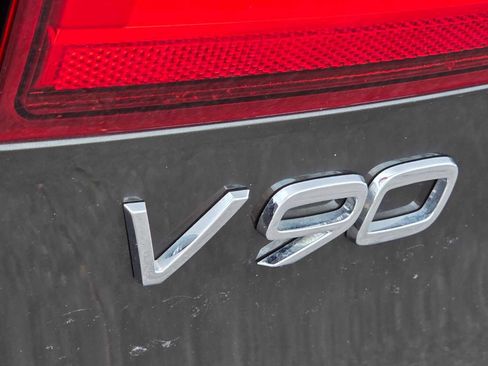 Used 2018 Volvo V90 T5 Inscription image 13